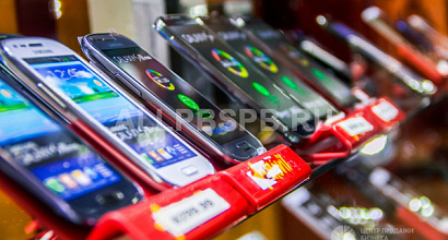 Магазин смартфонов в центре Санкт-Петербурга