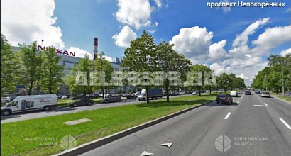 Помещение - автосалон у метро пл. Мужества