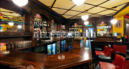 Полностью оборудованный бар на севере города