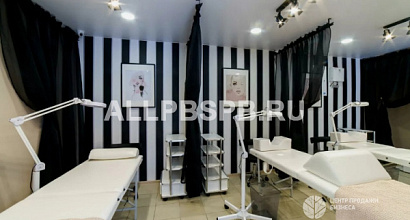 Успешная студия наращивания ресниц