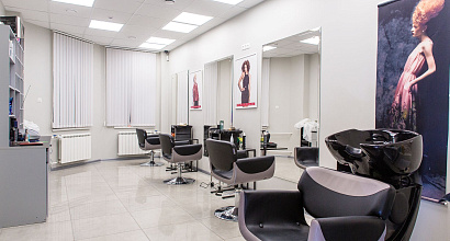 Полностью оборудованный салон красоты в аренду