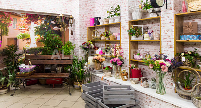 Цветочный магазин с отличным расположением