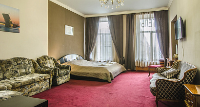 Вместительный отель на Невском проспекте