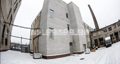 Коммерческое здание с земельным участком