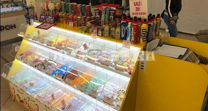 Торговый островок мармелада в крупном ТРК