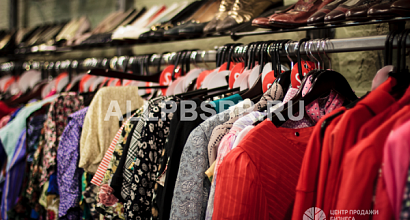 Магазин одежды возле станции метро &quot;Парк Победы&quot;