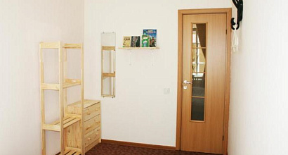 Действующий хостел у метро.