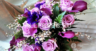 Магазин цветов и подарков недалеко от станции метро