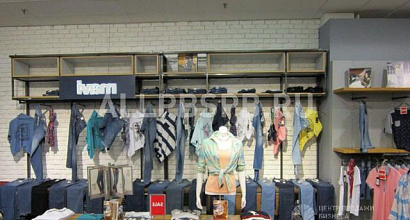 Продажа:  магазин модной одежды (с товарным остатком) 