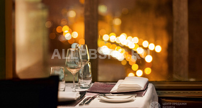 Кафе-бар в центре Санкт-Петербурга Малиновый джанго