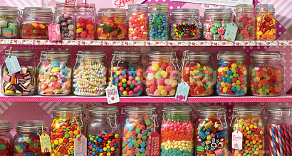 Островок со сладостями в торговом центре