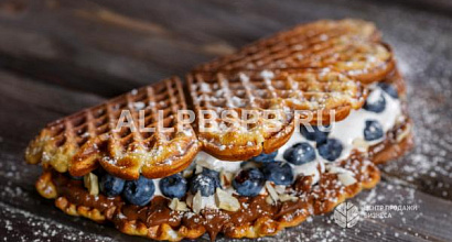 Кофейня с норвежскими вафлями на 1-й линии Васильевского острова