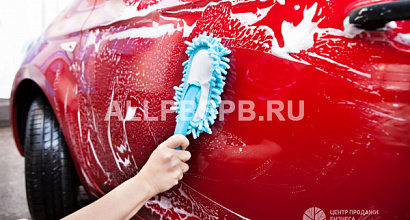 Просторная автомойка с современным оборудованием