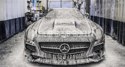 Автомойка на оживлённом перекрёстке