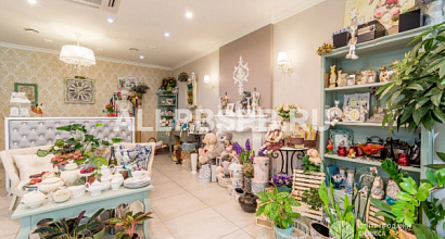 Известный цветочный магазин на Садовой