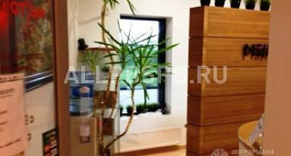 Продажа:  салон красоты в московской школе управления