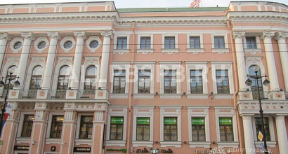 Продажа помещения с арендаторами в собственность на Невском!