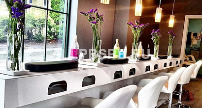 Сеть маникюрных салонов знаменитого бренда