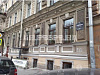 Торговое помещение с арендатором в центре