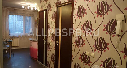 Продажа:  торговое помещение на первой линии 75 м