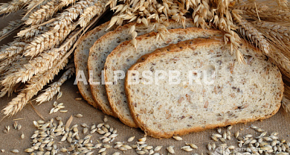 Хлебный отдел в магазине на первой линии домов