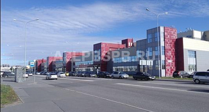 Огромный бизнес-центр недалеко от метро