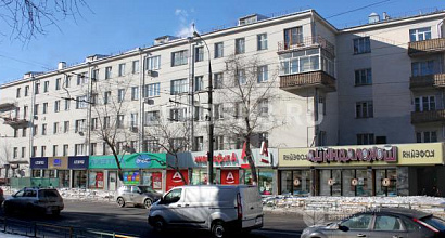 Продажа:  у выхода из метро продаю 85.5 м торгов площ