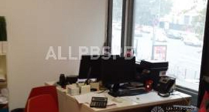 Аренда:  Помещение 51 м из 3-х комнат с парковкой