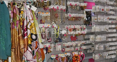 Магазин бижутерии и аксессуаров в ТРК с большим товарным остатком