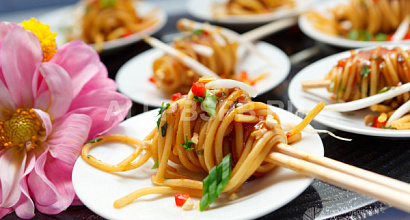 Кафе азиатского стрит-фуда