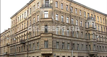 Торговое помещение с арендатором в центре