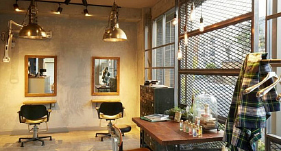 Салон красоты в густонаселенном спальном районе