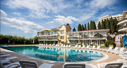 Две гостиницы на участке в 16 соток