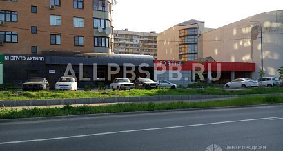 Аренда:  Сдаю пом. 164м2 единым залом первое линия отд вход