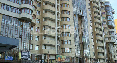 Аренда:  Офис 218 м, с мебелью, 10 метров от метро 