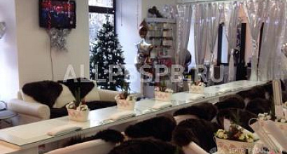 Продается  студия ногтей и парикмахерских услуг 