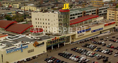 Продается  турфирма на первом этаже торгового центра 