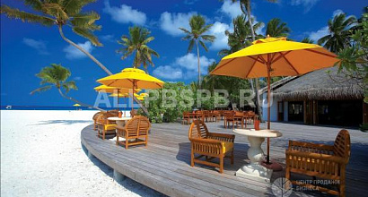 Кафе на берегу моря