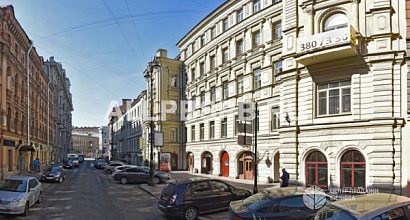 Помещение на первом этаже рядом с Невским проспектом