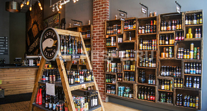 Универсам с алкогольной лицензией у метро Озерки