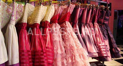 Продается  магазин одежды в крупном тц. (с товарным остатком)