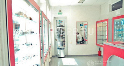 Готовый бизнес  салон оптики в торговом центре возле метро 