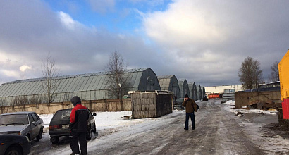 Земельный участок в собственность с 6 ангарами в промзоне