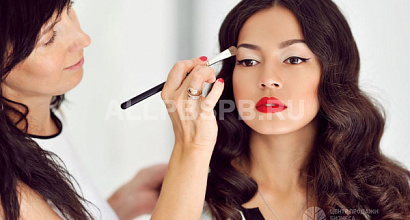 Оборудованный салон красоты с солярием