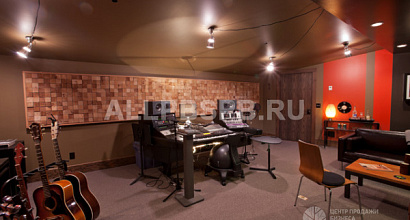 Просторная музыкальная студия в центре