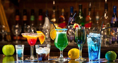 Бар с авторским интерьером