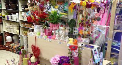 Готовый бизнес  продается магазин с 2 отделами цветы и зоотовары