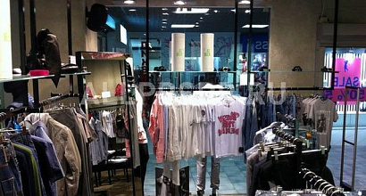 Продажа:  мультибрендовый магазин одежды