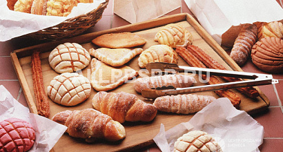 Точка по продаже шаурмы и выпечки рядом с метро