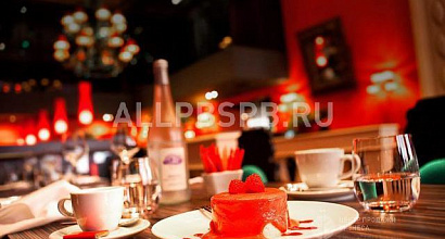 Продается  кaфe-бap, бaлaшиxa